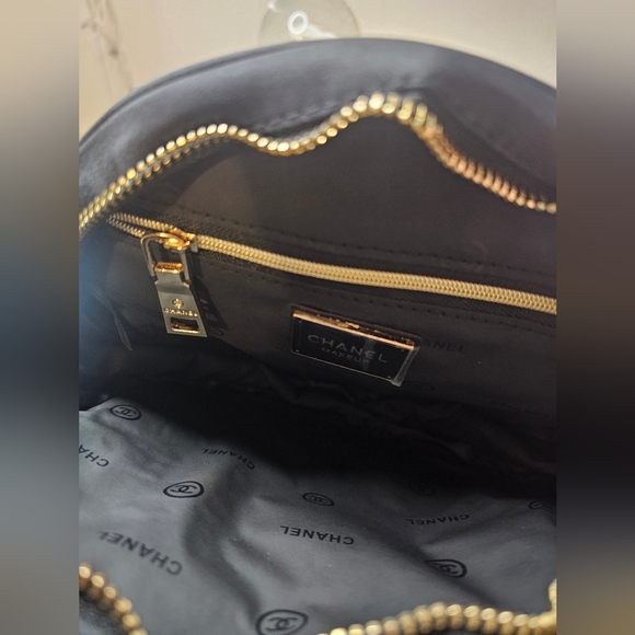 NWT Chanel Precision CC Circular Bag with Strap! - Picture 8 of 9